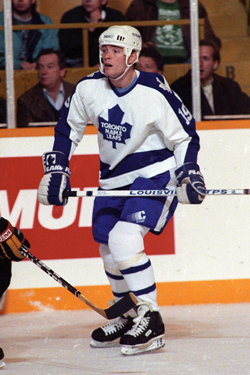 Tom Fergus playing for the Toronto Maple Leafs